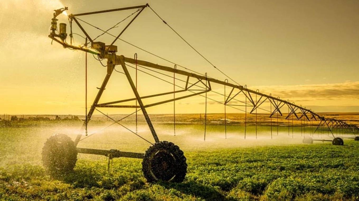 سیستم های آبیاری بارانی چگونه کار میکنند و مزایا استفاده از آنها چیست ؟